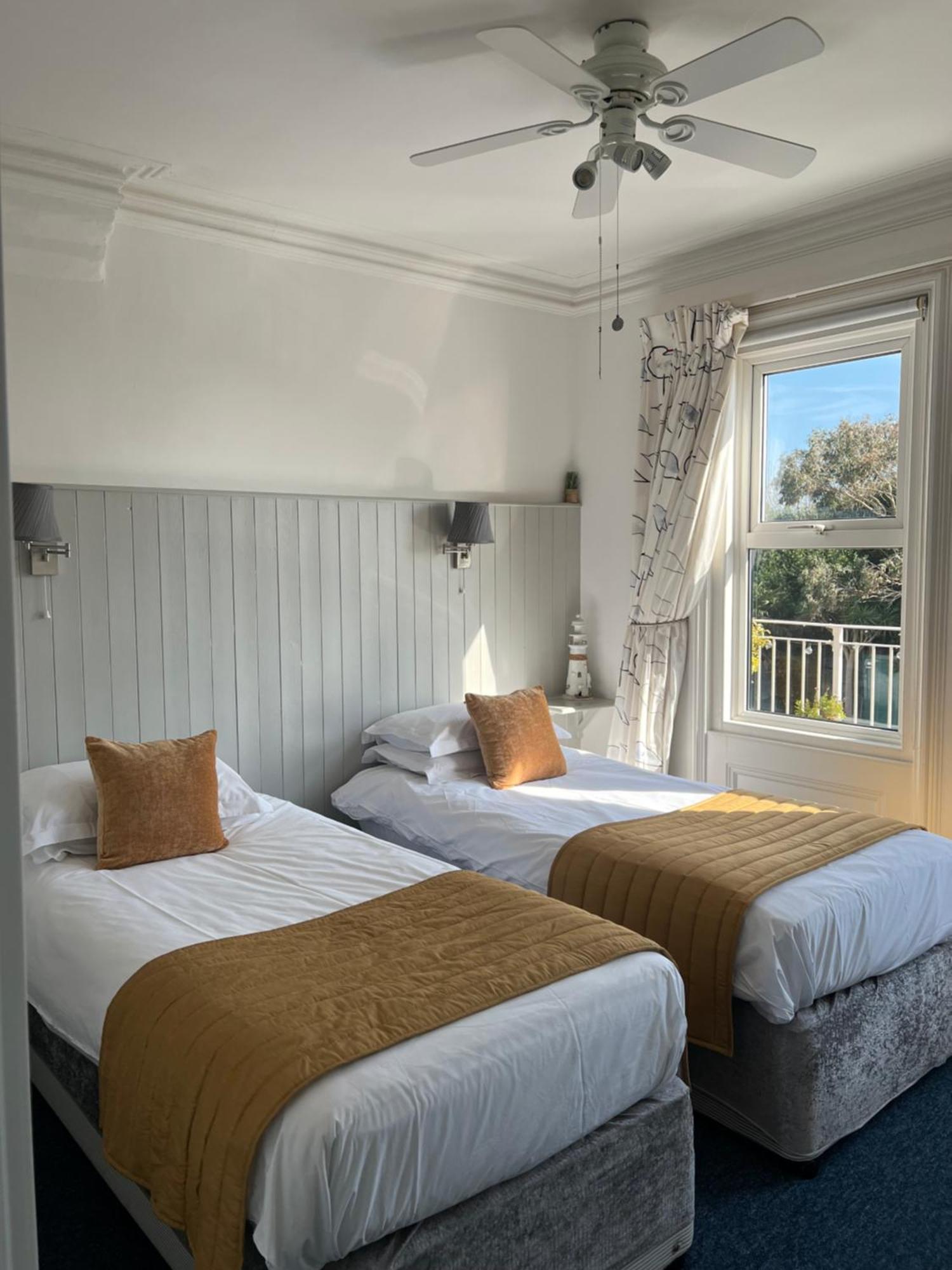 The New England Hotel Eastbourne Exterior photo